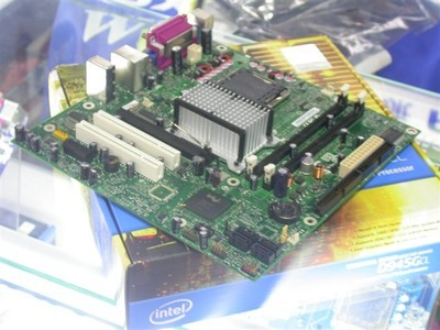 Intel D945GCL主板產(chǎn)品圖解與介紹